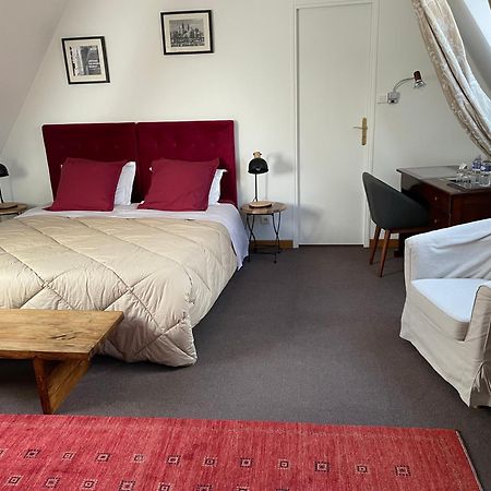 La Ferme De La Place Bouvines Экстерьер фото