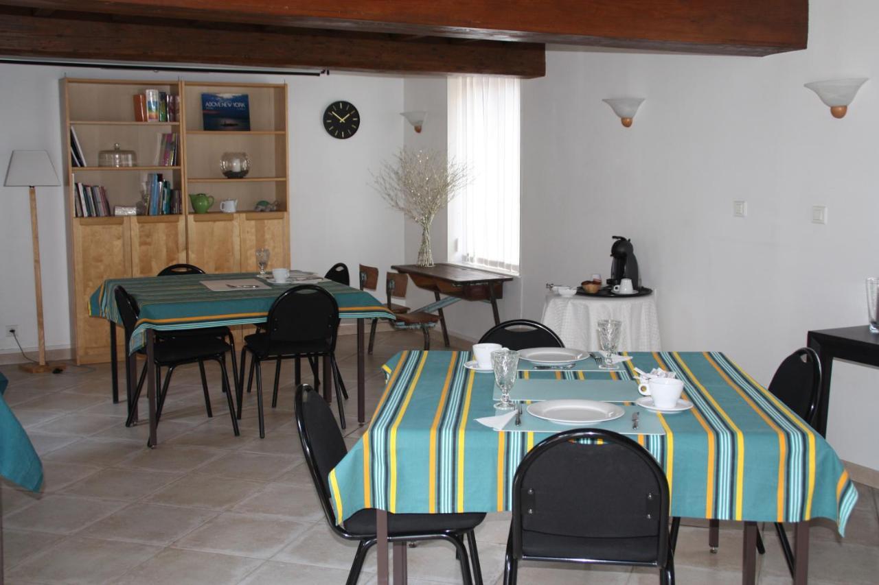 La Ferme De La Place Bouvines Экстерьер фото