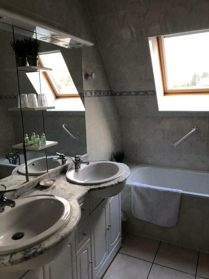 La Ferme De La Place Bouvines Экстерьер фото